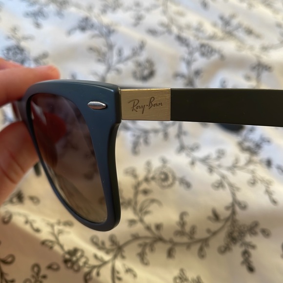 Grey Ray-bands - Picture 2 of 3